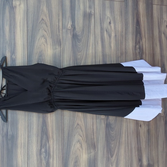 Banana Republic dress - Picture 2 of 4